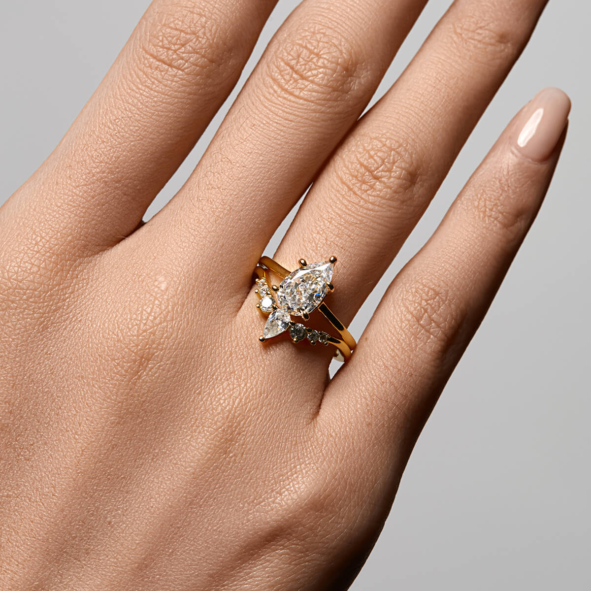 Peren Solitaire Ring – 14K Goud