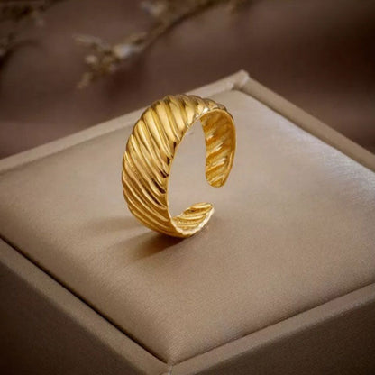 Riflad Ring | 18K Goud