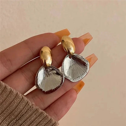 AVA OORKNOPJES IN TWEE KLEUREN